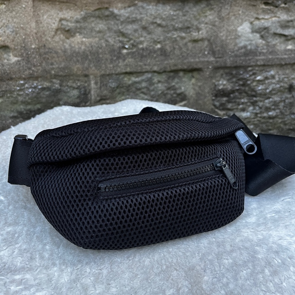 Dagne Dover Ace Air Mesh Fanny Pack Like New